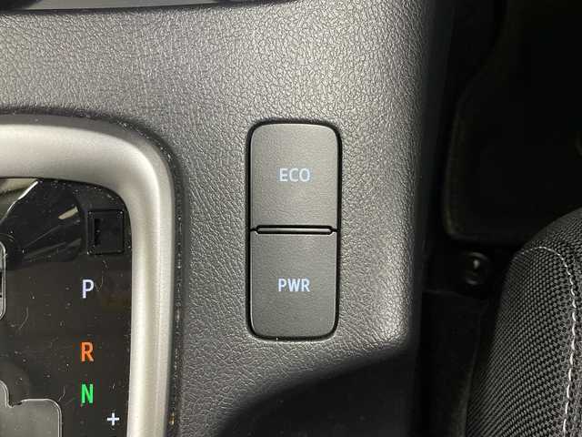 トヨタ ハイラックス Z 神奈川県 2023(令5)年 0.7万km アティチュードブラックマイカ ALPINE11インチナビ/（Bluetooth/CD/DVD/TV)/ドライブレコーダー(前後)/衝突被害軽減システム/車線逸脱警報/バックカメラ/クルーズコントロール/横滑り防止装置/ETC/アイドリングストップ/LEDヘッドライト/フォグランプ/オートライト/ウィンカーミラー/電動格納ミラー/純正17インチAW/シートリフター/プッシュスタート/スマートキー/フロアマット/プリクラッシュセーフティシステム/レーンディパーチャーアラート