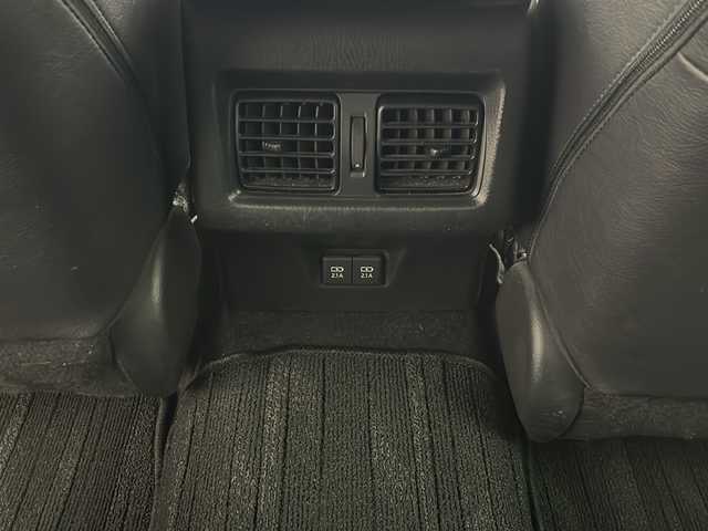 トヨタ カムリ WSレザーパッケージ 秋田県 2021(令3)年 3.6万km プラチナホワイトパールマイカ 4WD/純正メーカーナビ　/フルセグTV/AM/FM/CD/DVD/Bluetooth/パノラミックビューモニター　/寒冷地仕様　/ワイパーデアイサー　/トヨタセーフティーセンス　/BSM/HUD　/レーダークルーズコントロール/横滑り防止装置/レーンキープアシスト　/ビルトインETC２．０　/前席パワーシート　/前後ドラレコ　/LEDヘッドライト/オートマチックハイビーム