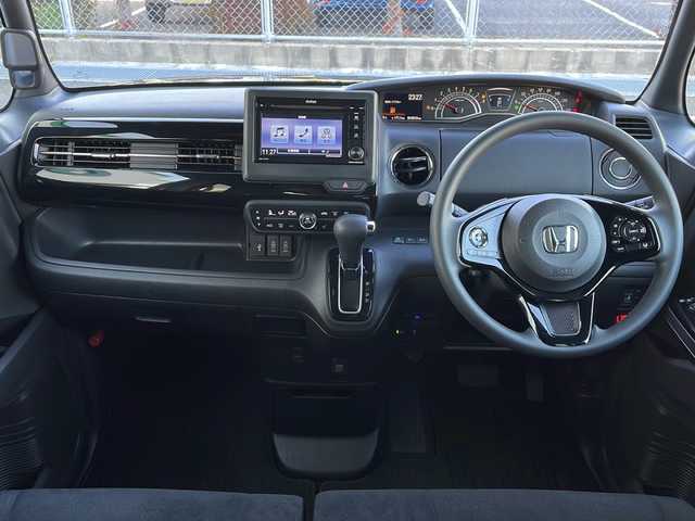 ホンダ Ｎ ＢＯＸ カスタム L 山口県 2021(令3)年 4.4万km プレミアムグラマラスブロンズP 純正ディスプレイオーディオ【WX-211C】/・ワンセグテレビ/・CD/・Bluetooth/・iPod/USB/・AM/FM/ETC/前方ドライブレコーダー/片側パワースライドドア/プッシュスタート/スマートキー/シートヒーター（運転席＋助手席）/LEDヘッドライト/オートライト/USB入力端子/USB充電端子×２/シガーソケット/ホンダセンシング/・衝突軽減ブレーキ/・先行車発進お知らせ機能/・歩行者事故低減ステアリング/・路外逸脱抑制機能/・標識認識機能/・渋滞追従機能付アダプティブクルーズコントロール/・車線維持支援システム/・オートハイビーム/・後方誤発進抑制機能、/・近距離街突軽減ブレーキ/・パーキングセンサーシステム/保証書