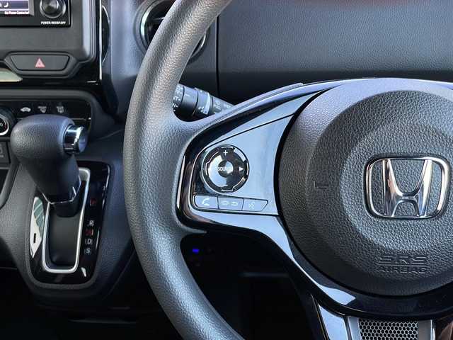 ホンダ Ｎ ＢＯＸ カスタム L 山口県 2021(令3)年 4.4万km プレミアムグラマラスブロンズP 純正ディスプレイオーディオ【WX-211C】/・ワンセグテレビ/・CD/・Bluetooth/・iPod/USB/・AM/FM/ETC/前方ドライブレコーダー/片側パワースライドドア/プッシュスタート/スマートキー/シートヒーター（運転席＋助手席）/LEDヘッドライト/オートライト/USB入力端子/USB充電端子×２/シガーソケット/ホンダセンシング/・衝突軽減ブレーキ/・先行車発進お知らせ機能/・歩行者事故低減ステアリング/・路外逸脱抑制機能/・標識認識機能/・渋滞追従機能付アダプティブクルーズコントロール/・車線維持支援システム/・オートハイビーム/・後方誤発進抑制機能、/・近距離街突軽減ブレーキ/・パーキングセンサーシステム/保証書