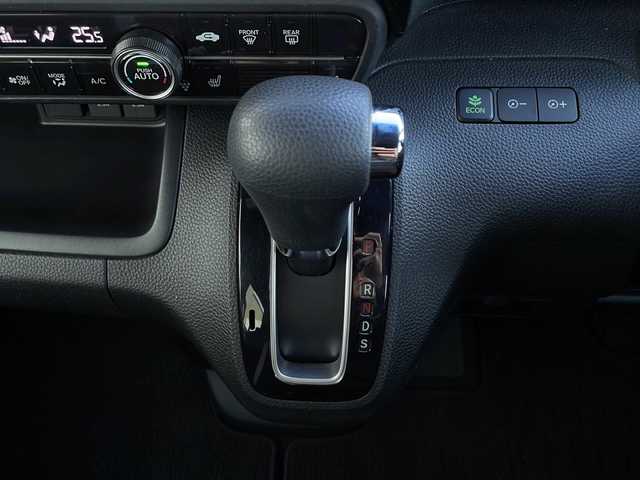 ホンダ Ｎ ＢＯＸ カスタム L 山口県 2021(令3)年 4.4万km プレミアムグラマラスブロンズP 純正ディスプレイオーディオ【WX-211C】/・ワンセグテレビ/・CD/・Bluetooth/・iPod/USB/・AM/FM/ETC/前方ドライブレコーダー/片側パワースライドドア/プッシュスタート/スマートキー/シートヒーター（運転席＋助手席）/LEDヘッドライト/オートライト/USB入力端子/USB充電端子×２/シガーソケット/ホンダセンシング/・衝突軽減ブレーキ/・先行車発進お知らせ機能/・歩行者事故低減ステアリング/・路外逸脱抑制機能/・標識認識機能/・渋滞追従機能付アダプティブクルーズコントロール/・車線維持支援システム/・オートハイビーム/・後方誤発進抑制機能、/・近距離街突軽減ブレーキ/・パーキングセンサーシステム/保証書