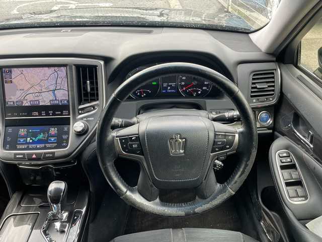 トヨタ クラウン ハイブリッド アスリートS 沖縄県 2013(平25)年 15.1万km ブラック 58号宜野湾店、成約車両の為、落札NGになります。/メーカーオプションナビ/フルセグTV/オーディオ（CD、DVD、Bluetooth、SD）/バックカメラ/ウィンカーミラー/レーダークルーズコントロール/プリクラッシュセーフティシステム/プッシュスタート/スマートキー/ETC/LEDヘッドライト/フォグライト/ステアリングスイッチ/ウィンカーミラー/運転席・助手席パワーシート/運転席メモリーシート