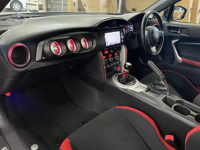 トヨタ ８６ GT 千葉県 2017(平29)年 4.2万km クリスタルブラックシリカ ワンオーナー/HKS車高調/WORKTR-7 18インチAW/GReddyコンフォートスポーツGT スラッシュver.2/SARDGTウイング/BLITZ3連メーター（水温/油温/油圧）/社外メモリナビ/フルセグTV