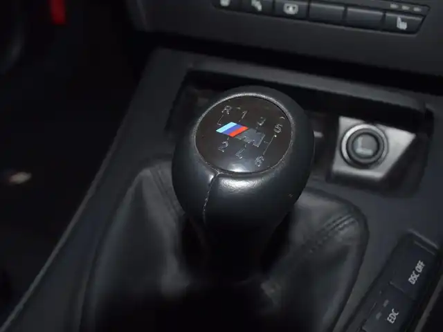 ＢＭＷ Ｍ３ セダン 東京都 2008(平20)年 10.6万km シルバーストーンⅡ F6マニュアル/純正ナビゲーション/黒レザーシート/シートヒータ・シートメモリー/前席電動シート/キセノンライト/プッシュスタート/キーレス/クルーズコントロール/BlueTooth/リアガラスシェイド/ビルシュタイン/メーカー保証書/取扱説明書/記録簿H202122232425262728293031/　　　　R23456年有/純正アルミホイール18インチ/純正フロアマット