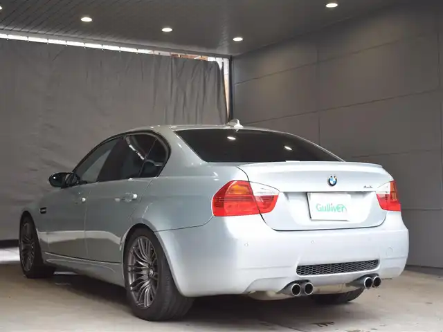 ＢＭＷ Ｍ３ セダン 東京都 2008(平20)年 10.6万km シルバーストーンⅡ F6マニュアル/純正ナビゲーション/黒レザーシート/シートヒータ・シートメモリー/前席電動シート/キセノンライト/プッシュスタート/キーレス/クルーズコントロール/BlueTooth/リアガラスシェイド/ビルシュタイン/メーカー保証書/取扱説明書/記録簿H202122232425262728293031/　　　　R23456年有/純正アルミホイール18インチ/純正フロアマット