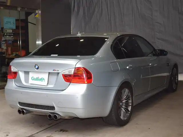 ＢＭＷ Ｍ３ セダン 東京都 2008(平20)年 10.6万km シルバーストーンⅡ F6マニュアル/純正ナビゲーション/黒レザーシート/シートヒータ・シートメモリー/前席電動シート/キセノンライト/プッシュスタート/キーレス/クルーズコントロール/BlueTooth/リアガラスシェイド/ビルシュタイン/メーカー保証書/取扱説明書/記録簿H202122232425262728293031/　　　　R23456年有/純正アルミホイール18インチ/純正フロアマット