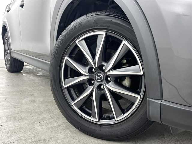マツダ ＣＸ－５ 25S Lパッケージ 福島県 2017(平29)年 4.5万km マシーングレープレミアムM 衝突軽減ブレーキ/・車線逸脱警報装置/・コーナーセンサー/・レーダークルーズコントロール/純正ナビ/・フルセグTV/BT/CD/DVD/USB/AUX/・バックカメラ/・ETC/・ドライブレコーダー/パワーバックドア/アイドリングストップ/ヘッドアップディスプレイ/電子パーキング/・オートホールド/革巻きステアリング/・ステアリングリモコン/・ステアリングヒーター/レザーシート/・シートヒーター(運転席/助手席)/・パワーシート(運転席/助手席)/・メモリシート(運転席)/プッシュスタート/・スマートキー/・スペアキー/LEDヘッドライト/・オートライト/・フォグライト/純正フロアマット