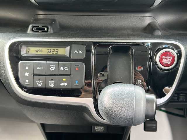 ホンダ Ｎ ＢＯＸ G Lパッケージ 神奈川県 2015(平27)年 5.1万km プレミアムホワイトパールⅡ ワンオーナー/純正ナビ（CD/USB/SD/AUX）/両側パワースライドドア/衝突被害軽減ブレーキ/横滑り防止装置/ＥＴＣ/プッシュスタート/オートライト/純正フロアマット/保証書/取扱説明書