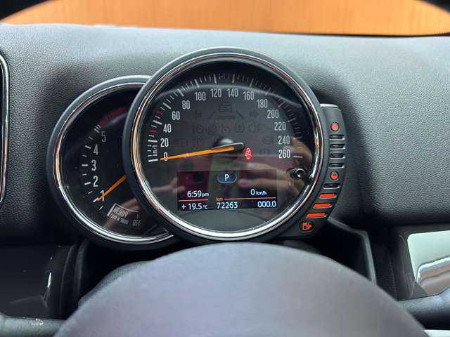 ＭＩＮＩ ミニ クロスオーバー クーパー SD オール4 千葉県 2017(平29)年 7.3万km メルティングシルバーM 黒革　/シートヒーター　/パワーシート　/ＡＣＣ　/純正ナビ　/バックカメラ　　/ＬＥＤヘッドライト　/オートライト　/リアＰＤＣ　/１オーナー　/電動リアゲート　/ＥＴＣ　/純正１８インチＡＷ　/ドライブレコーダー