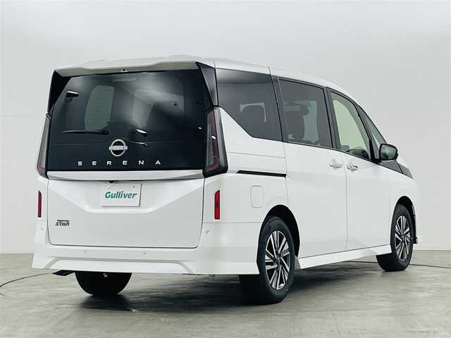 日産 セレナ ハイウェイスター V Vセレクション 福島県 2024(令6)年 0.1万km未満 プリズムホワイト プロパイロット/・ハンドル支援/・側方支援/・後側方支援/・緊急支援/・先行車発進告知/・速度標識/・標識検知/・後退時車両検知/・ふらつき警報/・BSM/・オートハイビーム/・レーダークルーズコントロール　/アラウンドビューモニター　/両側パワースライドドア　/・ハンズフリースライドドア　/エマージェンシーブレーキ　/デジタルインナーミラー　/プッシュスタート　/・スマートキー　/・スペアキー　/電子パーキング/・ブレーキホールド/パドルシフト/LEDライト/・オートライト/・フォグライト