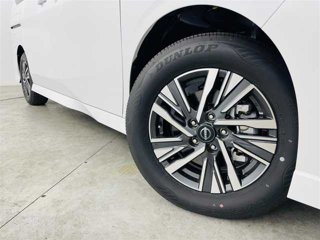日産 セレナ ハイウェイスター V Vセレクション 福島県 2024(令6)年 0.1万km未満 プリズムホワイト プロパイロット/・ハンドル支援/・側方支援/・後側方支援/・緊急支援/・先行車発進告知/・速度標識/・標識検知/・後退時車両検知/・ふらつき警報/・BSM/・オートハイビーム/・レーダークルーズコントロール　/アラウンドビューモニター　/両側パワースライドドア　/・ハンズフリースライドドア　/エマージェンシーブレーキ　/デジタルインナーミラー　/プッシュスタート　/・スマートキー　/・スペアキー　/電子パーキング/・ブレーキホールド/パドルシフト/LEDライト/・オートライト/・フォグライト