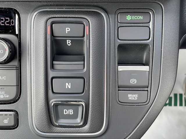 ホンダ ステップワゴン スパーダ eHEV 三重県 2025(令7)年 0.1千km クリスタルブラックパール 登録済未使用車/純正11.4型ナビ(AM/FM/CD/DVD/TV/BT)/純正15.6型リア席モニター/バックカメラ/BSM/前席シートヒーター/電動リヤゲート/スペアキー/オットマン/USB・タイプC給電ポート/革巻きステアリング/コーナーセンサー/レーダークルーズコントロール/パドルシフト/ウォークスルー/オートハイビーム/両側パワースライドドア/デイライト/電動格納ミラー/禁煙車