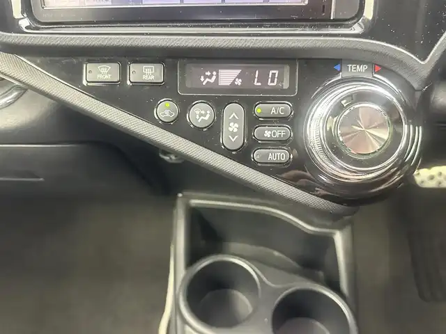 トヨタ アクア G G’s 愛知県 2014(平26)年 5.5万km コバルトブルーメタリック 純正ナビ/　（AM/FM/フルセグ/Bluetooth）/バックカメラ/寒冷地仕様/ワイパーデアイサー/ETC/ハーフレザーシート/シートヒーター/純正17インチアルミホイール/純正フロアマット/フォグランプ/スマートキー×２/保証書/取扱説明書