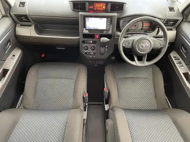 トヨタ ルーミー X 滋賀県 2021(令3)年 5.4万km ブラックマイカメタリック 純正ナビ/【AM/FM/CD/DVD/AUX/Bluetooth/SD/ワンセグ】/バックカメラ/前席シートヒーター/前後コーナーセンサー/片側パワースライドドア/ビルトインETC/衝突軽減ブレーキ/アイドリングストップ/ステアリングスイッチ/プッシュスタート/スマートキー