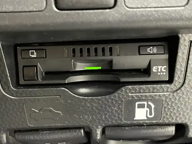 トヨタ ルーミー X 滋賀県 2021(令3)年 5.4万km ブラックマイカメタリック 純正ナビ/【AM/FM/CD/DVD/AUX/Bluetooth/SD/ワンセグ】/バックカメラ/前席シートヒーター/前後コーナーセンサー/片側パワースライドドア/ビルトインETC/衝突軽減ブレーキ/アイドリングストップ/ステアリングスイッチ/プッシュスタート/スマートキー