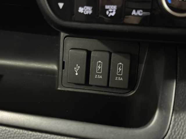 ホンダ Ｎ ＢＯＸ カスタム G L ホンダセンシング 三重県 2018(平30)年 5.3万km クリスタルブラックパール ガソリン/FF/インパネCVT/純正 8インチナビ VXU-185NBi/（CD/DVD/FM/AM/TV/Music Rack/iPod/SD/USB/Bluetooth/Apple CarPlay/VTR/AUX）/バックカメラ/両側パワースライドドア/ビルトイン ETC/Honda SENSING/・衝突軽減ブレーキ［CMBS］/・車線維持支援システム［LKAS］/・アダプティブクルーズコントロール［ACC］/・路外逸脱抑制機能/・先行車発進お知らせ機能/・標識認識機能/装備/・オートエアコン/・オートライト/・LED ヘッドライト＆フロントフォグランプ/・ステアリングスイッチ/・USBジャック（充電用（2.5A高速充電対応）x2、入力用x1）/・電動格納ドアミラー（ウインカー付）/・純正 14inAW/・スマートキーx2/・保/取/ナビ取/など