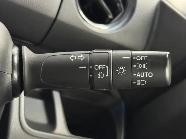 ホンダ Ｎ ＢＯＸ カスタム G L ホンダセンシング 三重県 2018(平30)年 5.3万km クリスタルブラックパール ガソリン/FF/インパネCVT/純正 8インチナビ VXU-185NBi/（CD/DVD/FM/AM/TV/Music Rack/iPod/SD/USB/Bluetooth/Apple CarPlay/VTR/AUX）/バックカメラ/両側パワースライドドア/ビルトイン ETC/Honda SENSING/・衝突軽減ブレーキ［CMBS］/・車線維持支援システム［LKAS］/・アダプティブクルーズコントロール［ACC］/・路外逸脱抑制機能/・先行車発進お知らせ機能/・標識認識機能/装備/・オートエアコン/・オートライト/・LED ヘッドライト＆フロントフォグランプ/・ステアリングスイッチ/・USBジャック（充電用（2.5A高速充電対応）x2、入力用x1）/・電動格納ドアミラー（ウインカー付）/・純正 14inAW/・スマートキーx2/・保/取/ナビ取/など