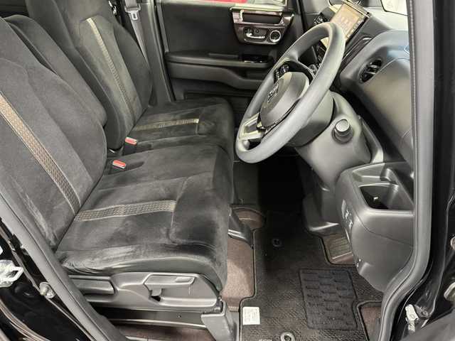 ホンダ Ｎ ＢＯＸ カスタム G L ホンダセンシング 三重県 2018(平30)年 5.3万km クリスタルブラックパール ガソリン/FF/インパネCVT/純正 8インチナビ VXU-185NBi/（CD/DVD/FM/AM/TV/Music Rack/iPod/SD/USB/Bluetooth/Apple CarPlay/VTR/AUX）/バックカメラ/両側パワースライドドア/ビルトイン ETC/Honda SENSING/・衝突軽減ブレーキ［CMBS］/・車線維持支援システム［LKAS］/・アダプティブクルーズコントロール［ACC］/・路外逸脱抑制機能/・先行車発進お知らせ機能/・標識認識機能/装備/・オートエアコン/・オートライト/・LED ヘッドライト＆フロントフォグランプ/・ステアリングスイッチ/・USBジャック（充電用（2.5A高速充電対応）x2、入力用x1）/・電動格納ドアミラー（ウインカー付）/・純正 14inAW/・スマートキーx2/・保/取/ナビ取/など