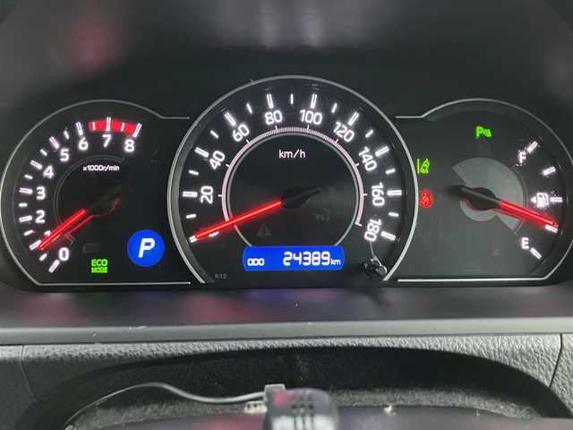 トヨタ ノア Si ダブルバイビーⅢ 静岡県 2021(令3)年 2.5万km ホワイトパールクリスタルシャイン 純正ＳＤ9インチナビ（ＣＤ、フルセグＴＶ、ＤＶＤ）/両側パワースライドドア/12インチフリップダウンモニター/バックカメラ/前後コーナーセンサー/ＥＴＣ２．０/ＬＥＤヘッドライト/スマートキー/前後ドライブレコーダー/純正アルミホイール/アイドリングスストップ/エンジンスタートボタン/パワーステアリング/パワーウィンドウ/ダブルオートエアコン/追従走行ありクルーズコントロール/Bluetooth/USB入力端子/三列シート/ウォークスルー/純正フロアマット/ハーフレザーシート/サイドエアロパーツ/ABS/横滑り防止装置/オートライト/W+サイドエアバック/衝突軽減システム/カーテンエアバック/サンバイザー