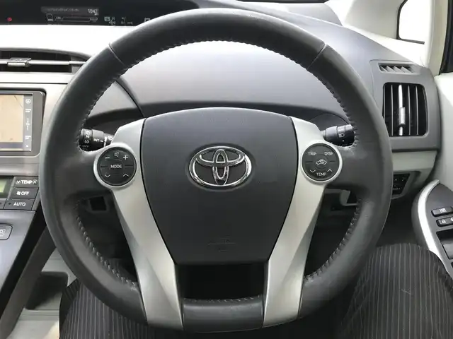 トヨタ プリウス S　LEDエディション 栃木県 2011(平23)年 10.6万km ダークバイオレットマイカメタリック 株)IDOMが運営する【じしゃロン小山店】の自社ローン専用車両になります。こちらは現金またはオートローンご利用時の価格です。自社ローンご希望の方は別途その旨お申付け下さい//禁煙車/純正ワンセグナビ/（CD/DVD/AM/FMラジオ）/(Bluetooth)/スマートキー/プッシュスタート/バックカメラ/ＥＴＣ/ドライブレコーダー/ヘッドライトウォッシャー/ステアリングリモコン/電動格納ドアミラー/パワーウインドウ/防眩ミラー/オートライト