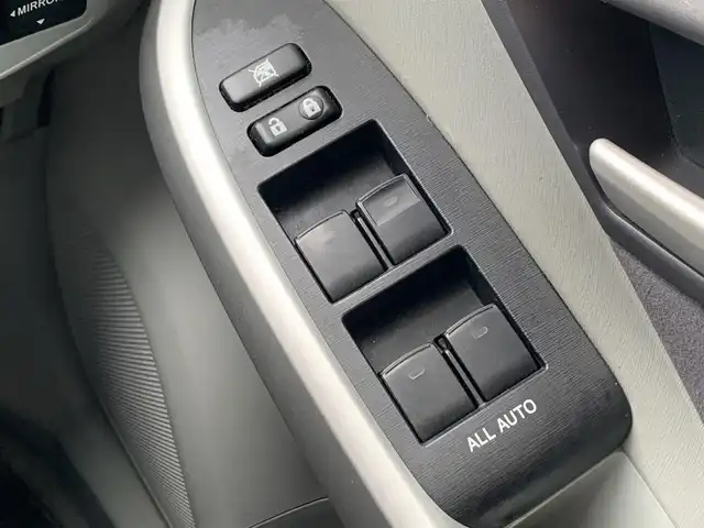 トヨタ プリウス S　LEDエディション 福井県 2011(平23)年 10.6万km ダークバイオレットマイカメタリック (株)IDOMが運営する【じしゃロン福井店】の自社ローン専用車両になりますこちらは現金またはオートローンご利用時の価格です。自社ローンご希望の方は別途その旨お申付け下さい/純正SDナビ/TV/Bluetooth/CD/DVD/バックカメラ/ETC/純正LEDヘッドライト/オートライト/フォグライト/ドアバイザー/電動格納ミラー/ステアリングスイッチ/プッシュスタート/スマートキー/スペアキー/取扱説明書