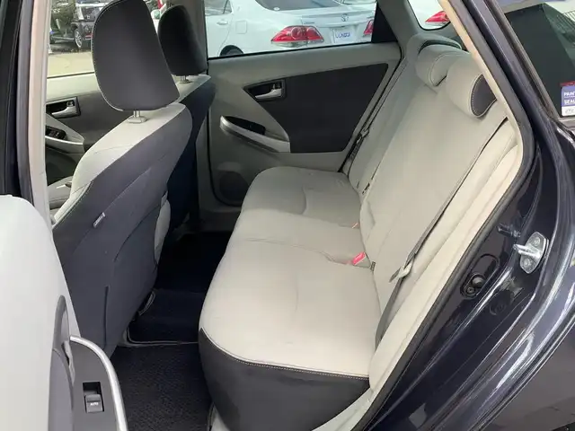 トヨタ プリウス S　LEDエディション 福井県 2011(平23)年 10.6万km ダークバイオレットマイカメタリック (株)IDOMが運営する【じしゃロン福井店】の自社ローン専用車両になりますこちらは現金またはオートローンご利用時の価格です。自社ローンご希望の方は別途その旨お申付け下さい/純正SDナビ/TV/Bluetooth/CD/DVD/バックカメラ/ETC/純正LEDヘッドライト/オートライト/フォグライト/ドアバイザー/電動格納ミラー/ステアリングスイッチ/プッシュスタート/スマートキー/スペアキー/取扱説明書