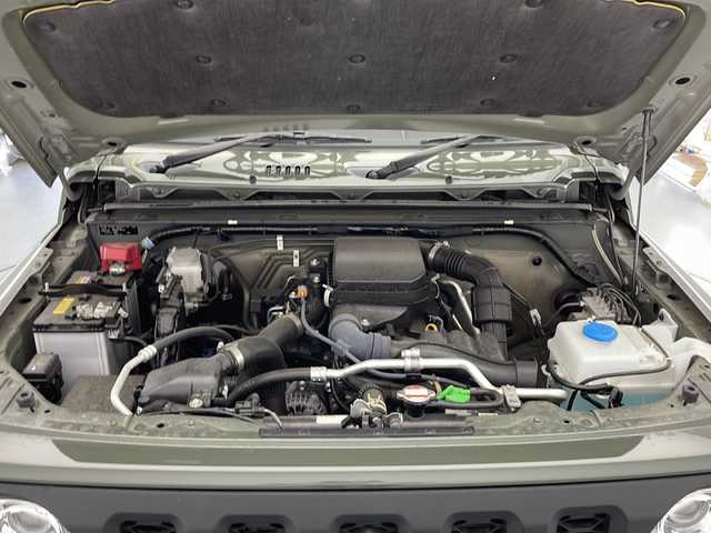 スズキ ジムニー XC 長野県 2023(令5)年 2.2万km ジャングルグリーン 4WD/社外ナビ（型番:CN-BR310B)/（CD/BL/FM/AM）/バックカメラ/ターボ/ETC/ドライブレコーダー（前）/クルーズコントロール（追従なし）/盗難防止装置/シートヒーター（前席）/ミラーヒーター/LEDヘッドライト/オートライト/フォグランプ/純正アルミホイール/社外マット/スマートキー