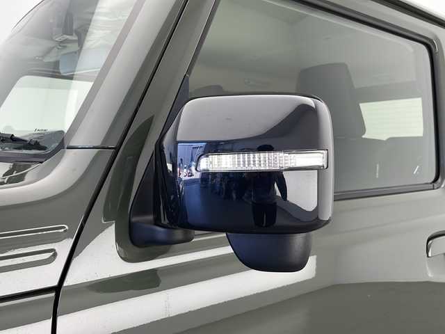 スズキ ジムニー XC 長野県 2023(令5)年 2.2万km ジャングルグリーン 4WD/社外ナビ（型番:CN-BR310B)/（CD/BL/FM/AM）/バックカメラ/ターボ/ETC/ドライブレコーダー（前）/クルーズコントロール（追従なし）/盗難防止装置/シートヒーター（前席）/ミラーヒーター/LEDヘッドライト/オートライト/フォグランプ/純正アルミホイール/社外マット/スマートキー