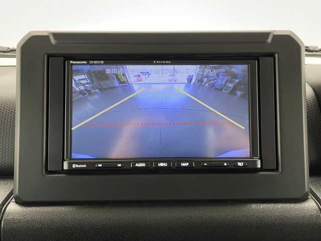 スズキ ジムニー XC 長野県 2023(令5)年 2.2万km ジャングルグリーン 4WD/社外ナビ（型番:CN-BR310B)/（CD/BL/FM/AM）/バックカメラ/ターボ/ETC/ドライブレコーダー（前）/クルーズコントロール（追従なし）/盗難防止装置/シートヒーター（前席）/ミラーヒーター/LEDヘッドライト/オートライト/フォグランプ/純正アルミホイール/社外マット/スマートキー