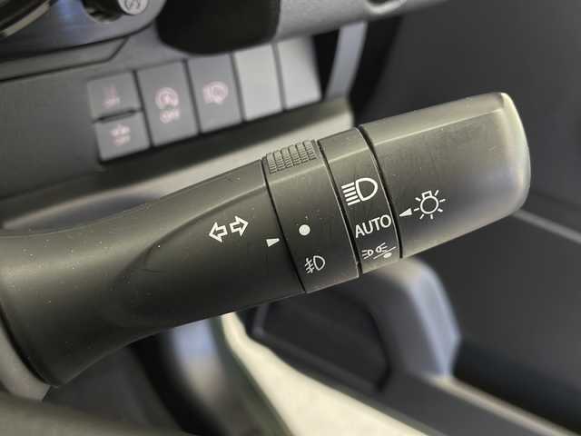 スズキ ジムニー XC 長野県 2023(令5)年 2.2万km ジャングルグリーン 4WD/社外ナビ（型番:CN-BR310B)/（CD/BL/FM/AM）/バックカメラ/ターボ/ETC/ドライブレコーダー（前）/クルーズコントロール（追従なし）/盗難防止装置/シートヒーター（前席）/ミラーヒーター/LEDヘッドライト/オートライト/フォグランプ/純正アルミホイール/社外マット/スマートキー