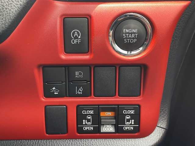 トヨタ ヴォクシー ZS 静岡県 2018(平30)年 2.6万km ブラッキッシュアゲハガラスフレーク ●純正ナビ/(フルセグ/CD/DVD/Bluetooth)/(NSZT-W68T)/●バックカメラ/●クルーズコントロール/●衝突被害軽減システム/●レーンキープアシスト/●LEDライト＆フォグランプ/●オートライト/●オートマチックハイビーム/●革巻きステアリング/●ステアリングスイッチ/●ETC/●前方ドライブレコーダー/●社外15インチアルミホイール/(WALD　SPORTS)/●サマータイヤ4本付/(純正アルミホイール)/●両側パワースライド/●電動格納ウィンカーミラー/●純正フロアマット/●ドアバイザー/●スマートキー/●プッシュスタート/●W＋ニーSRS＋ABS/●保証書/●車両取扱説明書/●ナビ取扱説明書