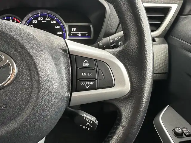 トヨタ ルーミー カスタムG S 滋賀県 2016(平28)年 7.8万km ブラックマイカメタリック (株)IDOMが運営する【じしゃロン草津店】の自社ローン対象車両になります。こちらは現金ご利用時の価格です。自社ローンご希望の方は別途その旨お申付け下さい。