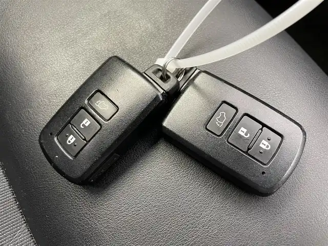 トヨタ ハリアー プレミアム 富山県 2018(平30)年 5.9万km スパークリングブラックパールクリスタルシャイン ALPINE9型ナビ（AM/FM/CD/DVD/USB/BT/HDMI）/フルセグTV/バックカメラ/寒冷地仕様/レーダークルーズコントロール/プリクラッシュセーフティ/レーンキープアシスト/オートマチックハイビーム/LEDヘッドライト/オートブレーキホールド/電動リアゲート/ビルトインETC/ドライブレコーダー前後/ハーフレザーシート/RAYS18インチAW/スマートキー×２/プッシュスタート/純正フロアマット