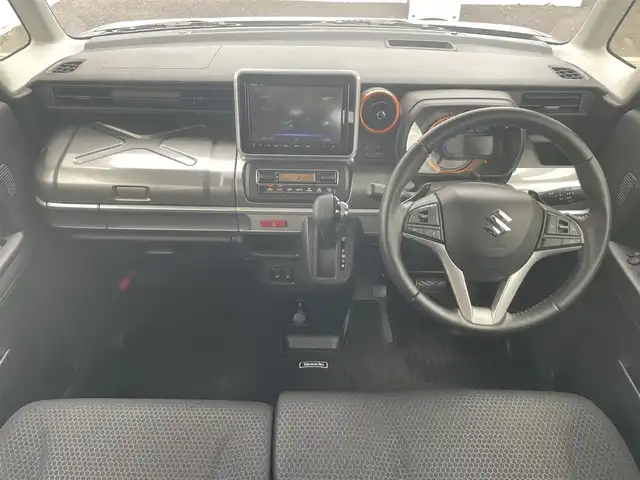 スズキ スペーシア ギア HYBRID XZターボ 千葉県 2019(令1)年 11.6万km ブルーイッシュブラックパール3 (株)IDOMが運営する【じしゃロン八千代店】の自社ローン対象車両になります。こちらは現金またはオートローンご利用時の価格です。自社ローンご希望の方は別途その旨お申付け下さい/純正８インチナビ（CN-RZ843）/・CD/DVD/・フルセグTV/・Bluetooth接続/バックカメラ/全方位カメラ/ビルトインETC/両側パワースライドドア/ステアリングリモコン/クルーズコントロール/HUD/パドルシフト/D/N席シートヒーター/LEDヘッドライト/プッシュスタート/スマートキー/純正フロアマット