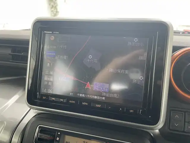 スズキ スペーシア ギア HYBRID XZターボ 千葉県 2019(令1)年 11.6万km ブルーイッシュブラックパール3 (株)IDOMが運営する【じしゃロン八千代店】の自社ローン対象車両になります。こちらは現金またはオートローンご利用時の価格です。自社ローンご希望の方は別途その旨お申付け下さい/純正８インチナビ（CN-RZ843）/・CD/DVD/・フルセグTV/・Bluetooth接続/バックカメラ/全方位カメラ/ビルトインETC/両側パワースライドドア/ステアリングリモコン/クルーズコントロール/HUD/パドルシフト/D/N席シートヒーター/LEDヘッドライト/プッシュスタート/スマートキー/純正フロアマット