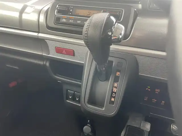 スズキ スペーシア ギア HYBRID XZターボ 千葉県 2019(令1)年 11.6万km ブルーイッシュブラックパール3 (株)IDOMが運営する【じしゃロン八千代店】の自社ローン対象車両になります。こちらは現金またはオートローンご利用時の価格です。自社ローンご希望の方は別途その旨お申付け下さい/純正８インチナビ（CN-RZ843）/・CD/DVD/・フルセグTV/・Bluetooth接続/バックカメラ/全方位カメラ/ビルトインETC/両側パワースライドドア/ステアリングリモコン/クルーズコントロール/HUD/パドルシフト/D/N席シートヒーター/LEDヘッドライト/プッシュスタート/スマートキー/純正フロアマット