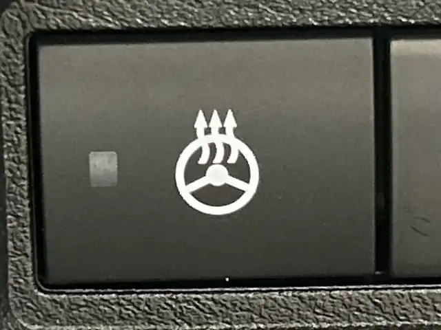 日産 オーラ G レザーエディション 神奈川県 2024(令6)年 0.4万km ピュアホワイトパール 純正9インチナビ/・BT/フルセグTV/SD/USB/AM/FM/アラウンドビューモニター/レザーシート/デジタルインナーミラー/ETC/純正前後ドライブレコーダー/電動サイドブレーキ/オートブレーキホールド/ECO/SPORTモード/EVモード/シートヒーター(D/N)/革巻きステアリング/ステアリングスイッチ/Autoライト/ステアリングヒーター/インテリジェントキー/プッシュスタートボタン/LEDヘッドライト/フォグランプ/電動格納ミラー/ウィンカーミラー/シートリフター/純正フロアマット/純正アルミホイール/純正ドアバイザー