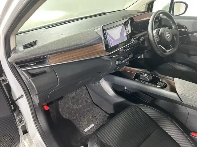 日産 オーラ G レザーエディション 神奈川県 2024(令6)年 0.4万km ピュアホワイトパール 純正9インチナビ/・BT/フルセグTV/SD/USB/AM/FM/アラウンドビューモニター/レザーシート/デジタルインナーミラー/ETC/純正前後ドライブレコーダー/電動サイドブレーキ/オートブレーキホールド/ECO/SPORTモード/EVモード/シートヒーター(D/N)/革巻きステアリング/ステアリングスイッチ/Autoライト/ステアリングヒーター/インテリジェントキー/プッシュスタートボタン/LEDヘッドライト/フォグランプ/電動格納ミラー/ウィンカーミラー/シートリフター/純正フロアマット/純正アルミホイール/純正ドアバイザー