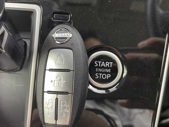 日産 セレナ ハイウェイスター V 大阪府 2020(令2)年 3万km ブリリアントホワイトパール 2トーン ワンオーナー/純正１０型ナビ（CD/DVD/BD/SD/USB/BT/HDMI）/フルセグＴＶ（キャンセラー付き）/フリップダウンモニター/両側パワースライドドア/前後ドライブレコーダー/前後コーナーセンサー/ビルトインＥＴＣ/全方位カメラ/衝突軽減ブレーキ/車線逸脱防止装置/オートＬＥＤヘッドライト/オートハイビーム/クルーズコントロール/スマートキー/スペアキーあり/純正フロアマット