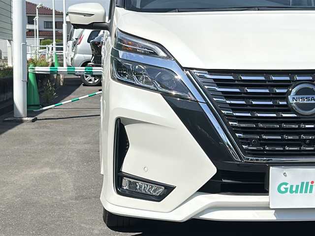日産 セレナ ハイウェイスター V 茨城県 2019(令1)年 3.9万km ブリリアントホワイトパール 純正9インチディーラーオプションナビ（AM/FM/Bluetooth接続/フルセグTV/CD/DVD）/全周囲カメラ/純正ビルトインETC/クルーズコントロール/両側パワースライドドア/スマートキー/パーキングアシスト/アイドリングストップ/ブラインドスポットモニター/前側ドライブレコーダー/ウォークスルー/純正フロアマット/純正16インチアルミホイール/前後コーナーセンサー/レーンキープアシスト/横滑り防止装置/盗難防止装置/衝突被害軽減システム