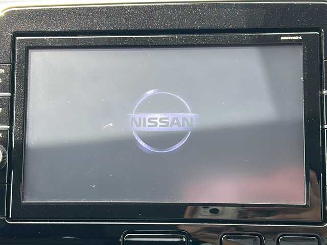 日産 セレナ ハイウェイスター V 茨城県 2019(令1)年 3.9万km ブリリアントホワイトパール 純正9インチディーラーオプションナビ（AM/FM/Bluetooth接続/フルセグTV/CD/DVD）/全周囲カメラ/純正ビルトインETC/クルーズコントロール/両側パワースライドドア/スマートキー/パーキングアシスト/アイドリングストップ/ブラインドスポットモニター/前側ドライブレコーダー/ウォークスルー/純正フロアマット/純正16インチアルミホイール/前後コーナーセンサー/レーンキープアシスト/横滑り防止装置/盗難防止装置/衝突被害軽減システム