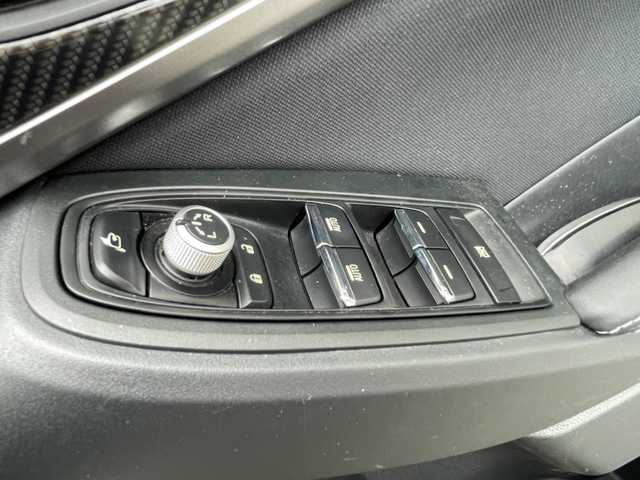 スバル インプレッサ スポーツ 2．0i－L アイサイト 静岡県 2017(平29)年 10.4万km クリスタルホワイトP 純正8インチSDナビ（ディーラーオプション）/（CD.DVD.FM.AM.フルセグ.ナノイー.ipod/アイサイトVer３/LEDヘッドライト/ボディ同色ドアミラー（電動格納ミラー・ウィンカーミラー）/リアースポイラー/プライバシーガラス/シルバーーステッチ入合皮貼インパネ/メッキ加飾付きPWスイッチ/アナログメーター/マルチインフォメーションディスプレイ/革巻きステアリング/パドルシフト/SRSエアバッグ/左右独立温度調整（デュアルエアコン）/スマートキー/プッシュスタート/ETC/純正ドアバイザー/ヒルホールドスイッチ/レーダークルーズコントロール