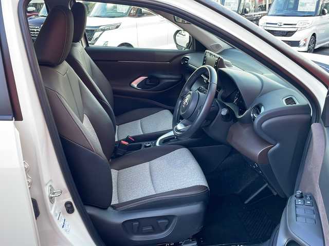 トヨタ ヤリスクロス Z 青森県 2020(令2)年 1.5万km ホワイトパールクリスタルシャイン 4WD/寒冷地仕様/純正8インチDオーディオナビ/CD・DVD・Bluetooth/バックカメラ/合皮コンビシート/前席シートヒーター/運転席パワーシート/セーフティセンス/プリクラッシュセーフティ/レーントレーシングアシスト/レーダークルーズコントロール/オートマチックハイビーム/クリアランスソナー/純正エンジンスターター/純正ドライブレコーダー/ワイパーデアイサ―/純正ビルトインETC/LEDヘッドライト/純正18インチアルミ夏タイヤ/社外16インチアルミ冬タイヤ有