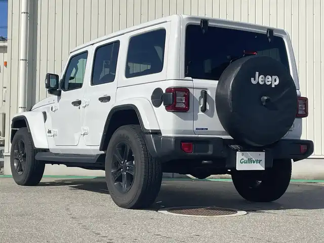 クライスラー・ジープ ジープ ラングラー アンリミテッド サハラ アルティチュード 富山県 2024(令6)年 1.3万km 白 ワンオーナー/黒革/純正ナビ/フルセグＴＶ/Bluetooth/ETC2.0/フロントカメラ/サイドカメラ/バックカメラ/レーダークルーズコントロール/スマートキー/プッシュスタートエンジン/LEDオートライト/純正ＡＷ付冬タイヤ4本積み込み