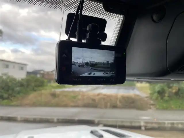 クライスラー・ジープ ジープ ラングラー アンリミテッド サハラ アルティチュード 富山県 2024(令6)年 1.3万km 白 ワンオーナー/黒革/純正ナビ/フルセグＴＶ/Bluetooth/ETC2.0/フロントカメラ/サイドカメラ/バックカメラ/レーダークルーズコントロール/スマートキー/プッシュスタートエンジン/LEDオートライト/純正ＡＷ付冬タイヤ4本積み込み