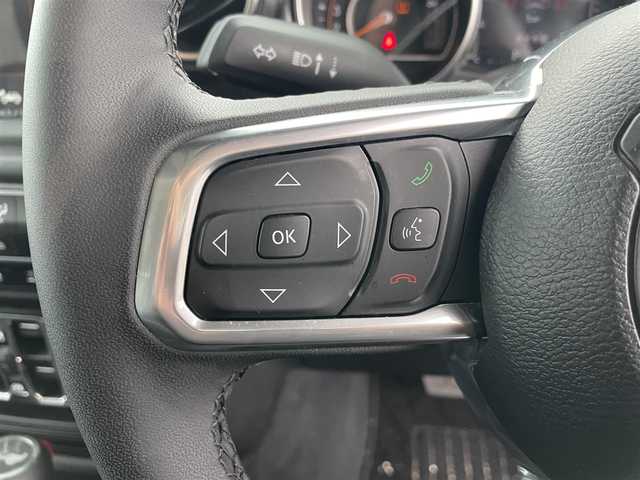 クライスラー・ジープ ジープ ラングラー アンリミテッド サハラ アルティチュード 富山県 2024(令6)年 1.3万km 白 ワンオーナー/黒革/純正ナビ/フルセグＴＶ/Bluetooth/ETC2.0/フロントカメラ/サイドカメラ/バックカメラ/レーダークルーズコントロール/スマートキー/プッシュスタートエンジン/LEDオートライト/純正ＡＷ付冬タイヤ4本積み込み