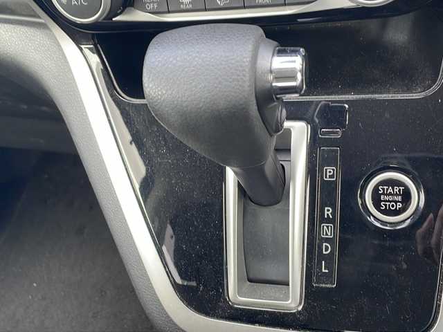 日産 セレナ ハイウェイスター Vセレクション 千葉県 2017(平29)年 5.8万km ダイヤモンドブラック 8インチナビAVIC-RL801　ＥＴＣ　フリップダウンモニター　クルコン　全方位カメラ　プロパイロット　ドラレコ　ハンズフリーパワースライド　両側電動スライド ドアＬＥＤライト　オートライト　コーナーセンサー　１６インチＡＷ