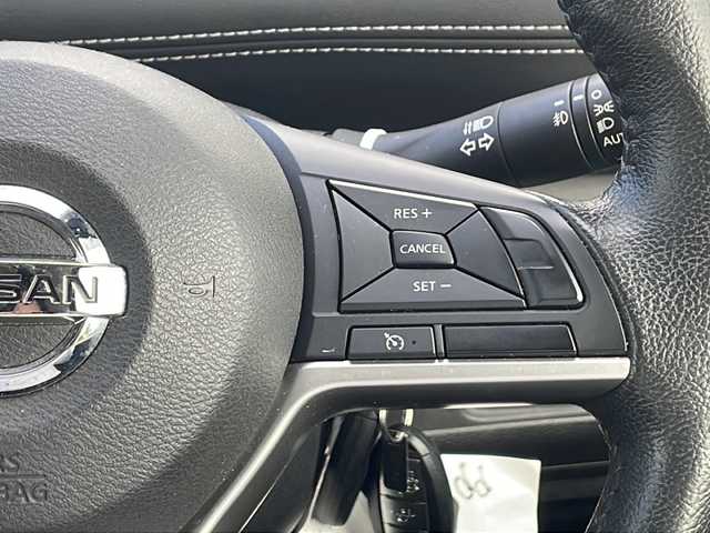 日産 セレナ ハイウェイスター Vセレクション 千葉県 2017(平29)年 5.8万km ダイヤモンドブラック 8インチナビAVIC-RL801　ＥＴＣ　フリップダウンモニター　クルコン　全方位カメラ　プロパイロット　ドラレコ　ハンズフリーパワースライド　両側電動スライド ドアＬＥＤライト　オートライト　コーナーセンサー　１６インチＡＷ