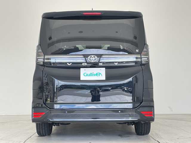 トヨタ ヴォクシー S－G 愛知県 2022(令4)年 0.8万km アティチュードブラックマイカ 純正ディズプレイオーディオ　ナビ機能なし/両側パワースライドドア/レーダークルーズコントロール/シートヒーター/バックカメラ/コーナーセンサー/純正アルミホイール/LEDヘッドライト/リアオートエアコン/オートマチックハイビーム/ETC/衝突軽減システム/Bluetooth/ステアリングスイッチ/スマートキー/プッシュスタート