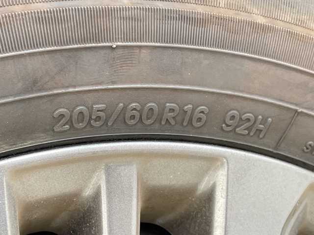 トヨタ ヴォクシー S－G 愛知県 2022(令4)年 0.8万km アティチュードブラックマイカ 純正ディズプレイオーディオ　ナビ機能なし/両側パワースライドドア/レーダークルーズコントロール/シートヒーター/バックカメラ/コーナーセンサー/純正アルミホイール/LEDヘッドライト/リアオートエアコン/オートマチックハイビーム/ETC/衝突軽減システム/Bluetooth/ステアリングスイッチ/スマートキー/プッシュスタート